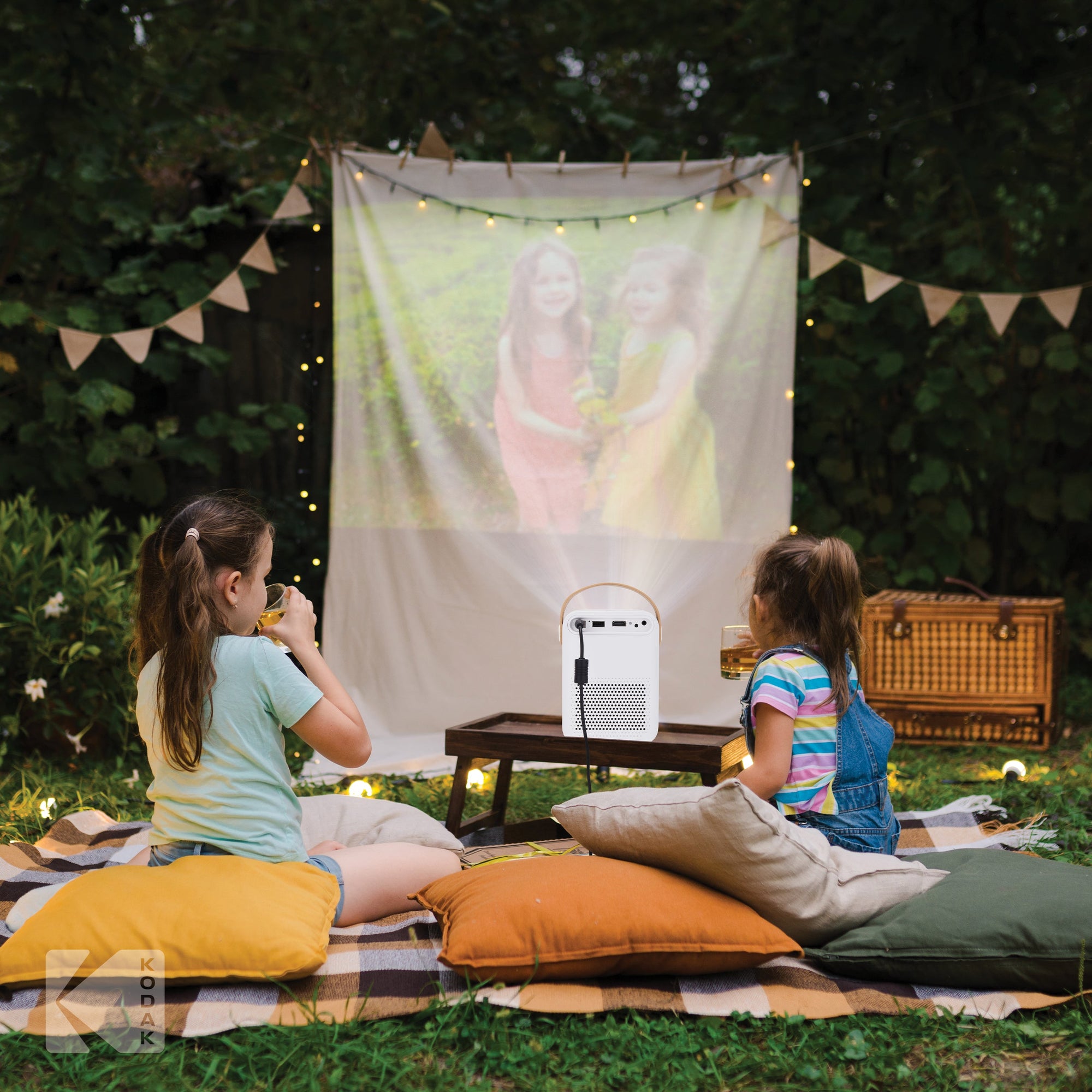 KODAK FLIK HD9 Smart Projector